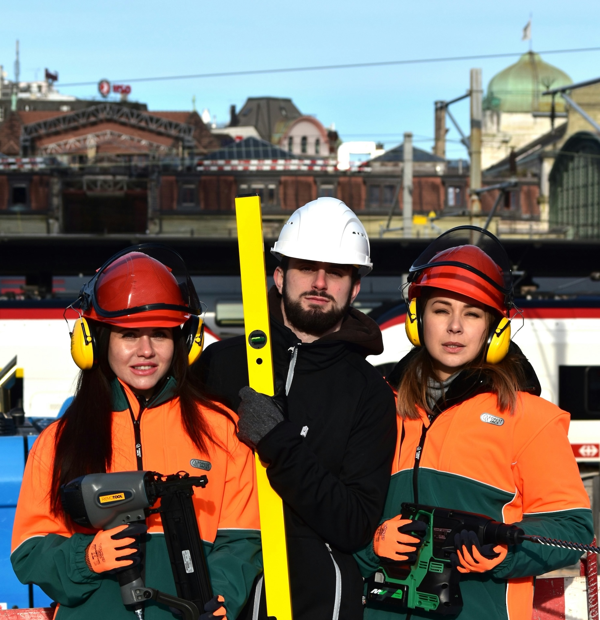 Tradespeople working on a construction site, representing how virtual numbers can help them win more local jobs